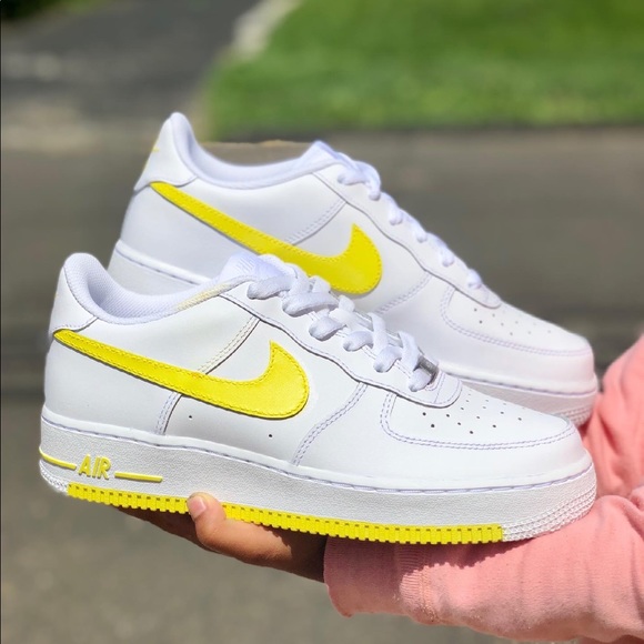 Custom Painted “YELLOW” Nike Air Force 1s - Picture 3 of 4